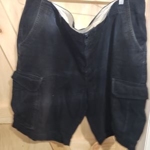 Men's Old Navy black cargo shorts size 46